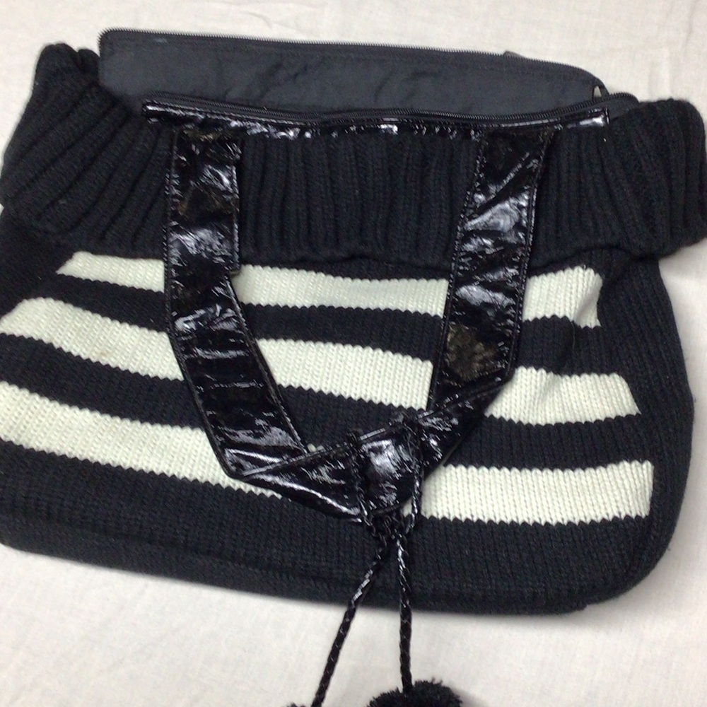 Murval Black and Cream Knit Tote Bag